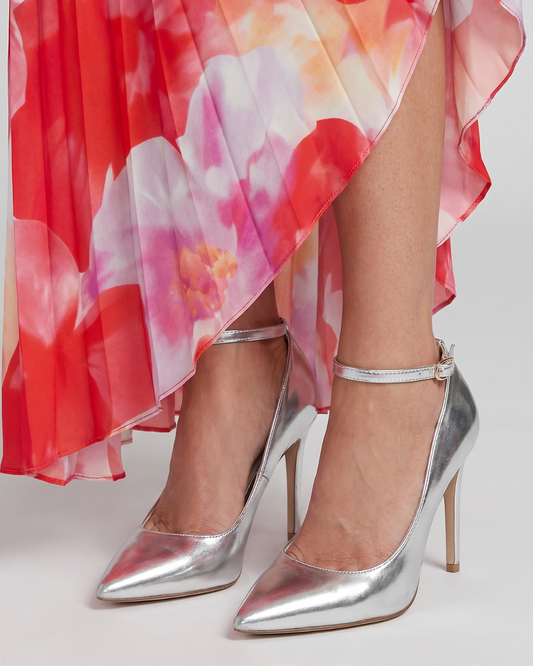 NORIA | Zapatos de salón metalizados de punta afilada con tira al tobillo