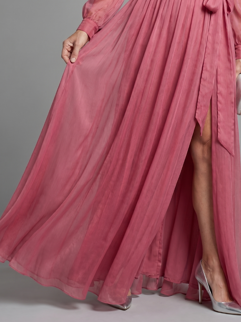 NORIA | Vestido largo fluido semitransparente de manga larga