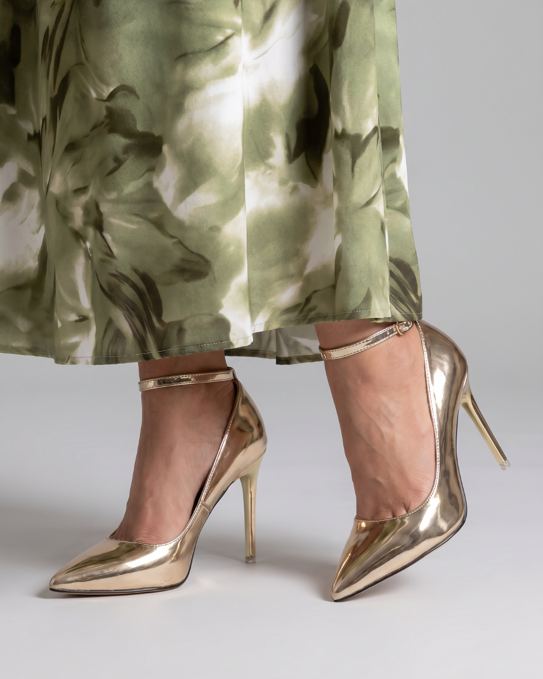 NORIA | Zapatos de salón metalizados de punta afilada con tira al tobillo