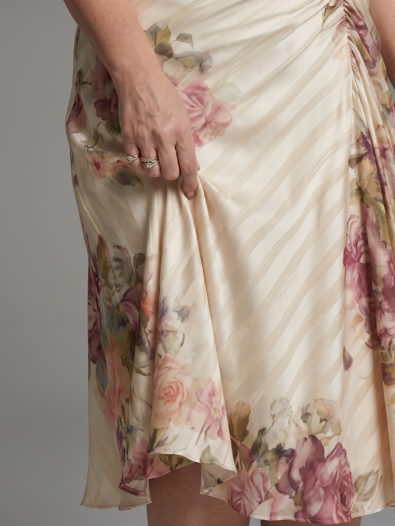 NORIA | Vestido de largo medio con mangas de volante y estampado floral a rayas