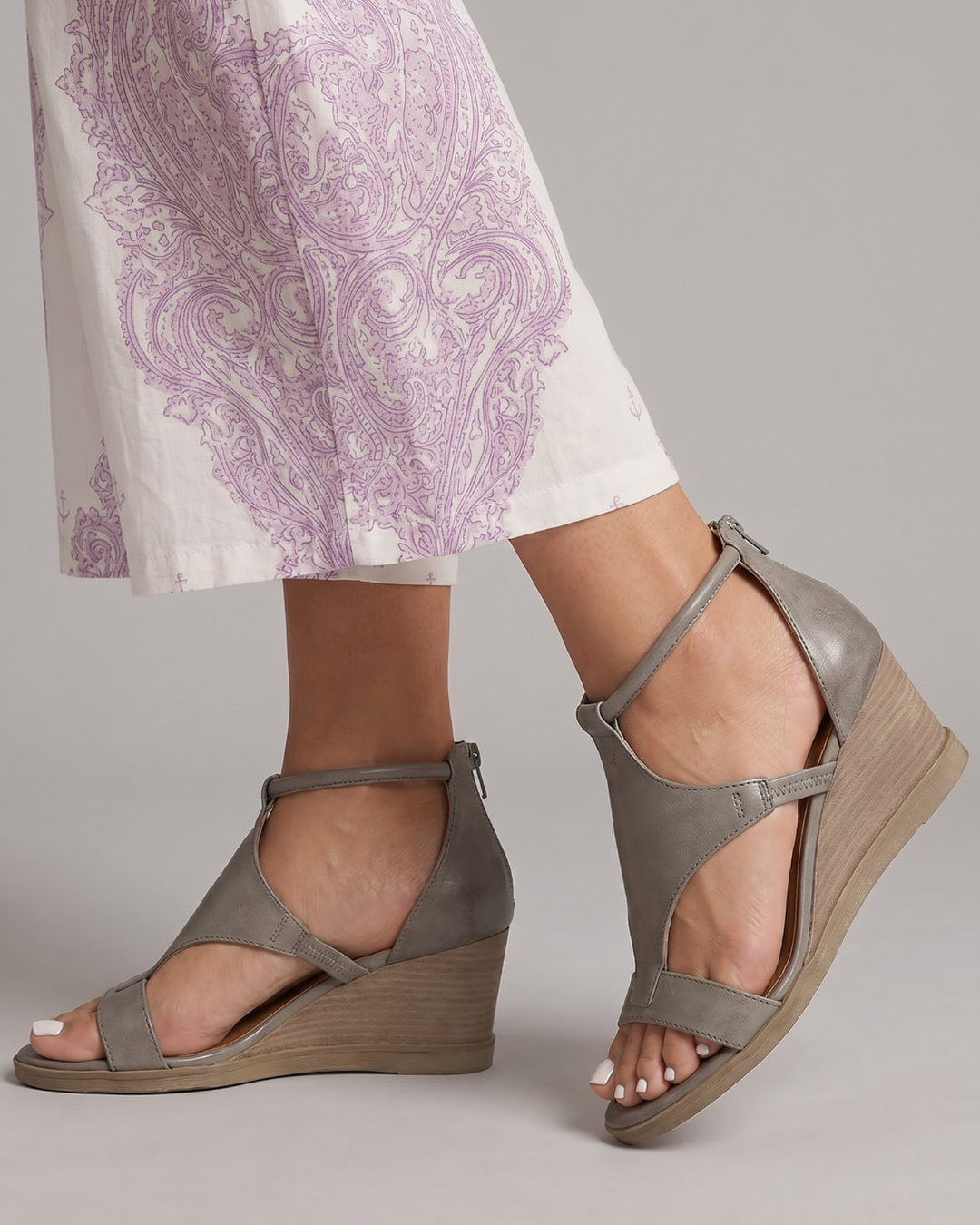 NORIA | Sandalias cómodas de cuña con punta abierta