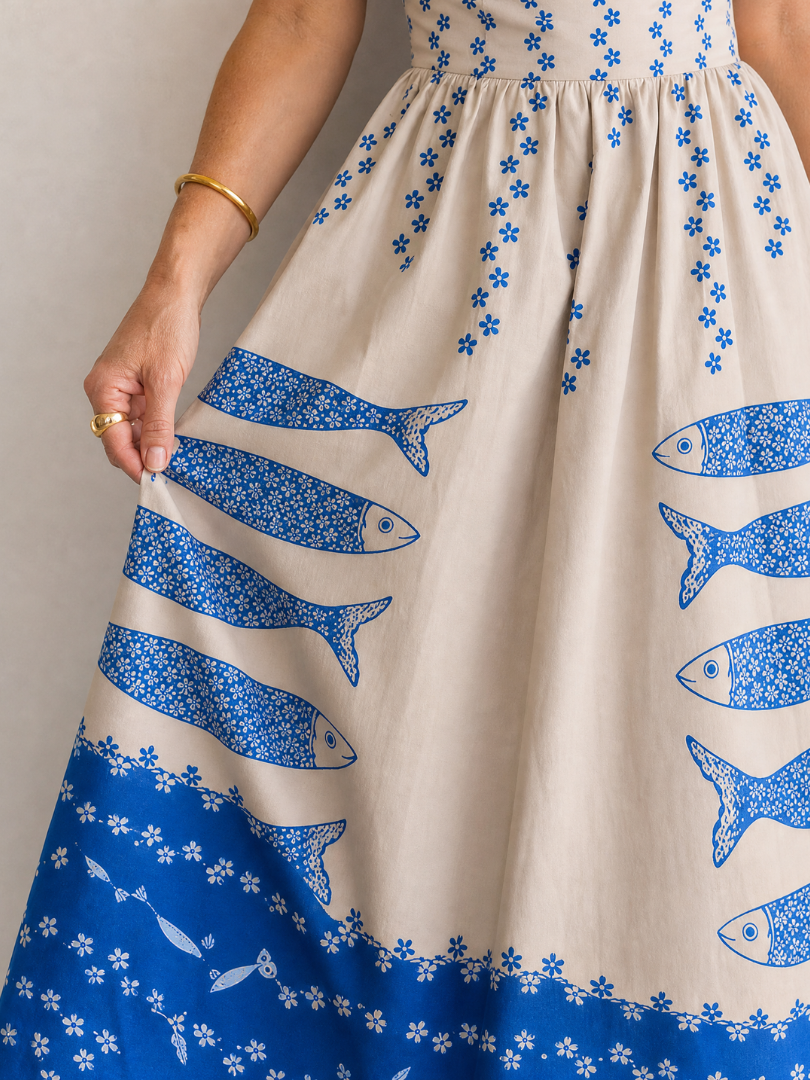 NORIA | Vestido de largo medio sin mangas con estampado de peces
