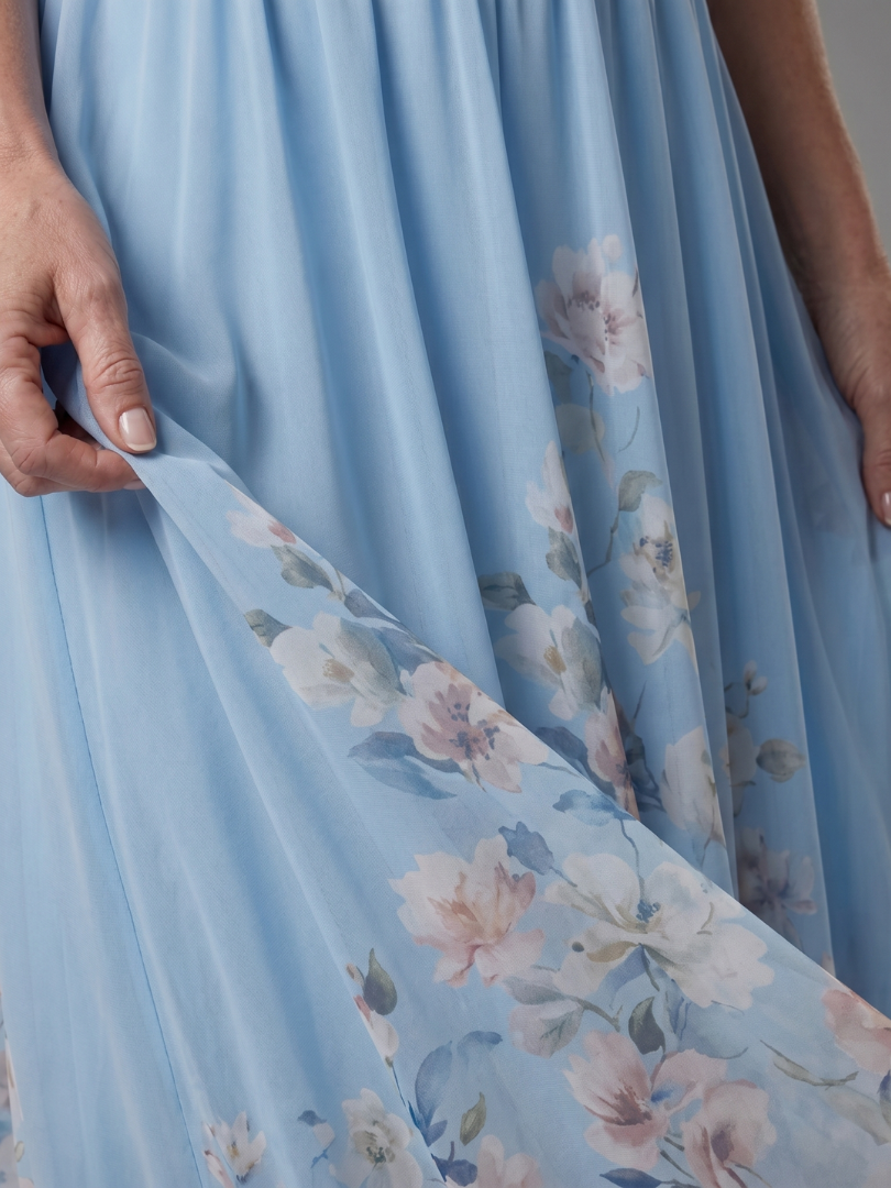 NORIA | Vestido de largo medio sin mangas con escote en V y bajo floral