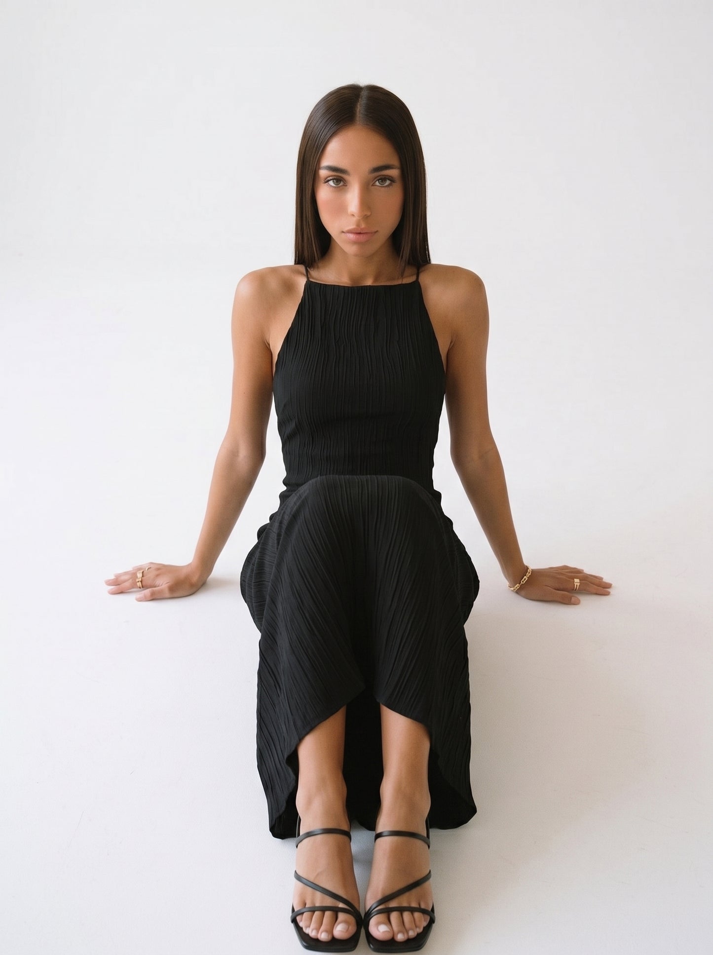 ÉLIANE – Robe midi plissée à fines bretelles