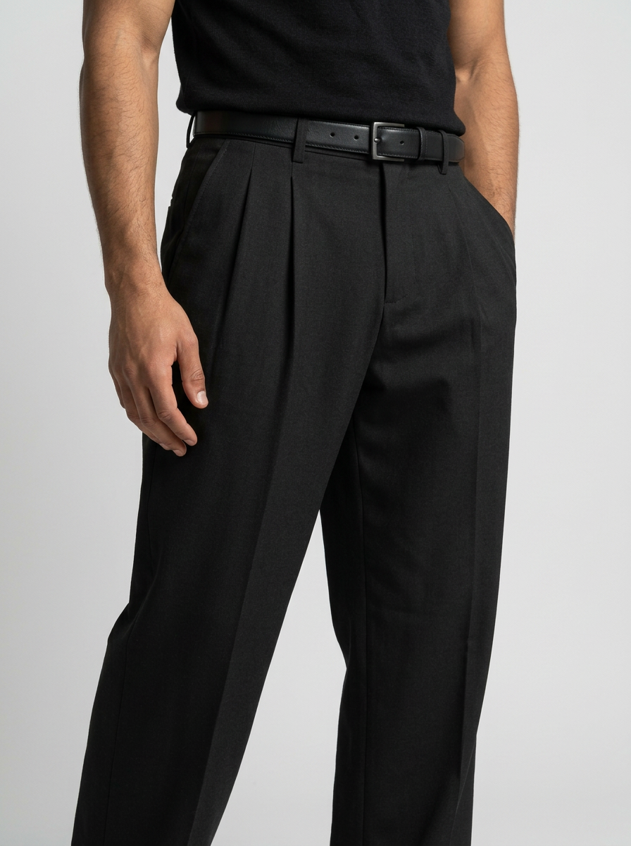 NOAH – Pantalon droit structuré à plis